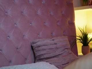 maiamini's CamSoda show and profile