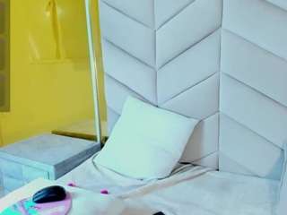Mia🥵 live cam preview