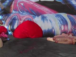 sweeeets85's CamSoda show and profile