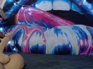 sweeeets85 Live Webcam on CamSoda