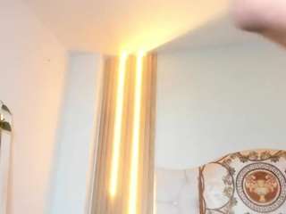 alexabravva's CamSoda show and profile