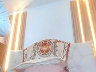 alexabravva Live Webcam on CamSoda