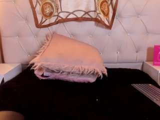 AlexaBravva live webcam show