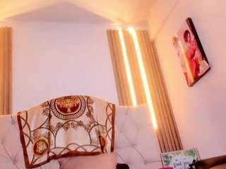 AlexaBravva live webcam show