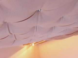 AlexaBravva live cam preview
