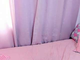 Angel09-A live cam preview