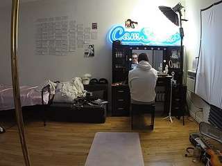 voyeurcam-celticiron-02 from CamSoda is Freechat