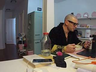 voyeurcam-celticiron-02