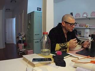 voyeurcam-celticiron-02