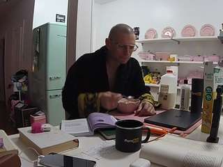 voyeurcam-celticiron-02