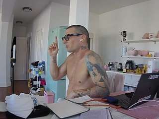 voyeurcam-celticiron-02