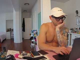 voyeurcam-celticiron-02