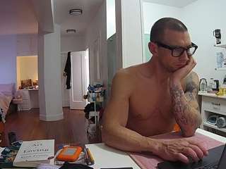 voyeurcam-celticiron-02