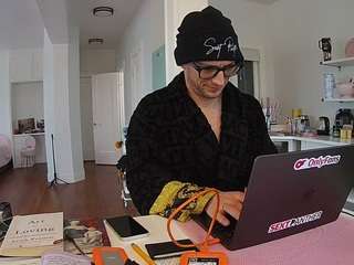 voyeurcam-celticiron-02