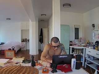 voyeurcam-celticiron-02