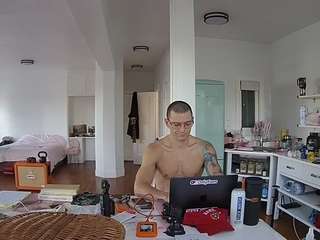 voyeurcam-celticiron-02