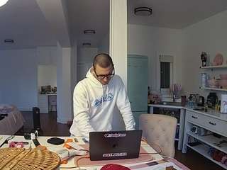 voyeurcam-celticiron-02