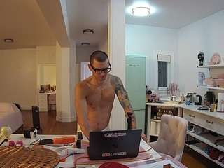 voyeurcam-celticiron-02