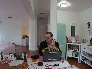 voyeurcam-celticiron-02