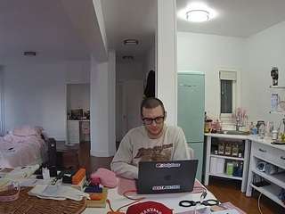 voyeurcam-celticiron-02