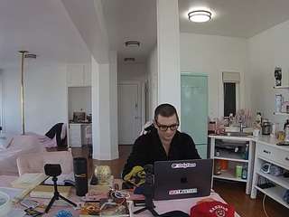 voyeurcam-celticiron-02