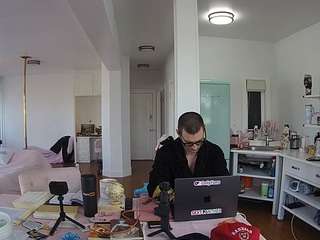 voyeurcam-celticiron-02