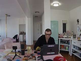 voyeurcam-celticiron-02