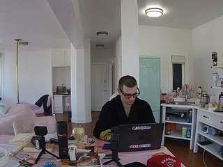 voyeurcam-celticiron-02