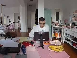 voyeurcam-celticiron-02