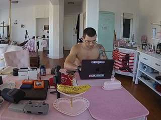 voyeurcam-celticiron-02