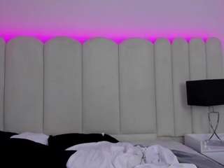 antonellasmiith Live Webcam on CamSoda