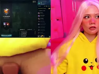 Lila uwu's Live Sex Cam Show