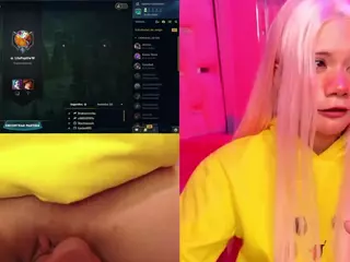 Lila uwu's Live Sex Cam Show