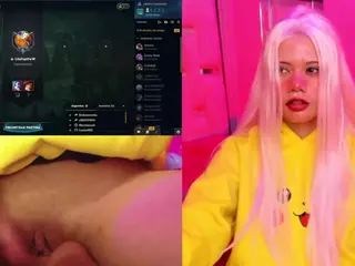 Lila uwu's Live Sex Cam Show