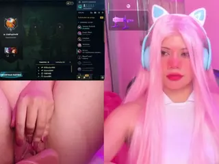 Lila uwu's Live Sex Cam Show