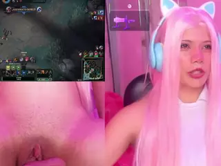 Lila uwu's Live Sex Cam Show