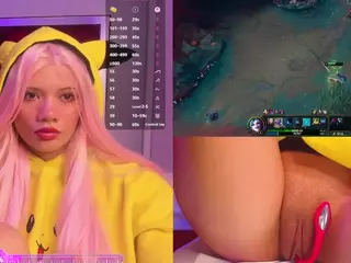 Lila uwu's Live Sex Cam Show