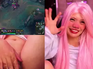Lila uwu's Live Sex Cam Show