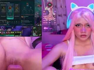 Lila uwu's Live Sex Cam Show