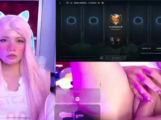 Lila uwu's Live Sex Cam Show
