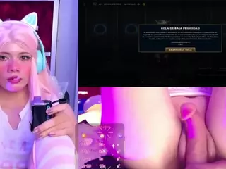 Lila uwu's Live Sex Cam Show