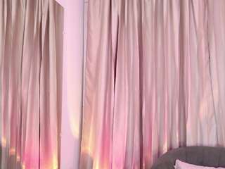 candyy-bella Live Webcam on CamSoda