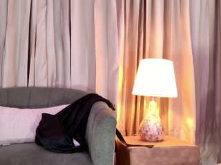 candyy-bella Live Webcam on CamSoda