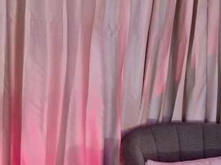 candyy-bella Live Webcam on CamSoda