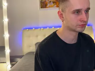 EliseAndFrank's Live Sex Cam Show