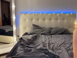 EliseAndFrank's Live Sex Cam Show
