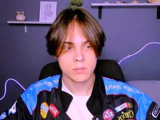 karl-mans from CamSoda is Freechat