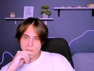 karl-mans from CamSoda is Freechat