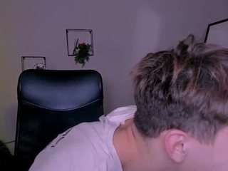 karl-mans from CamSoda is Freechat