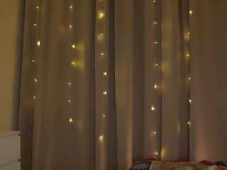 Live webcam model moireharbold on Soda Cams